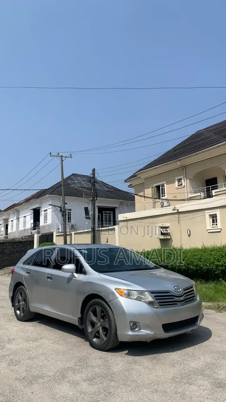 Toyota Venza 2010 Silver