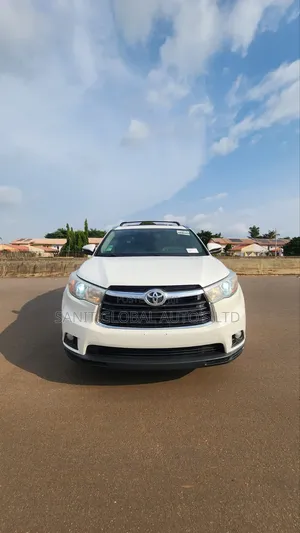 Toyota Highlander XLE V6 4x2 (3.5L 6cyl 6A) 2016 White