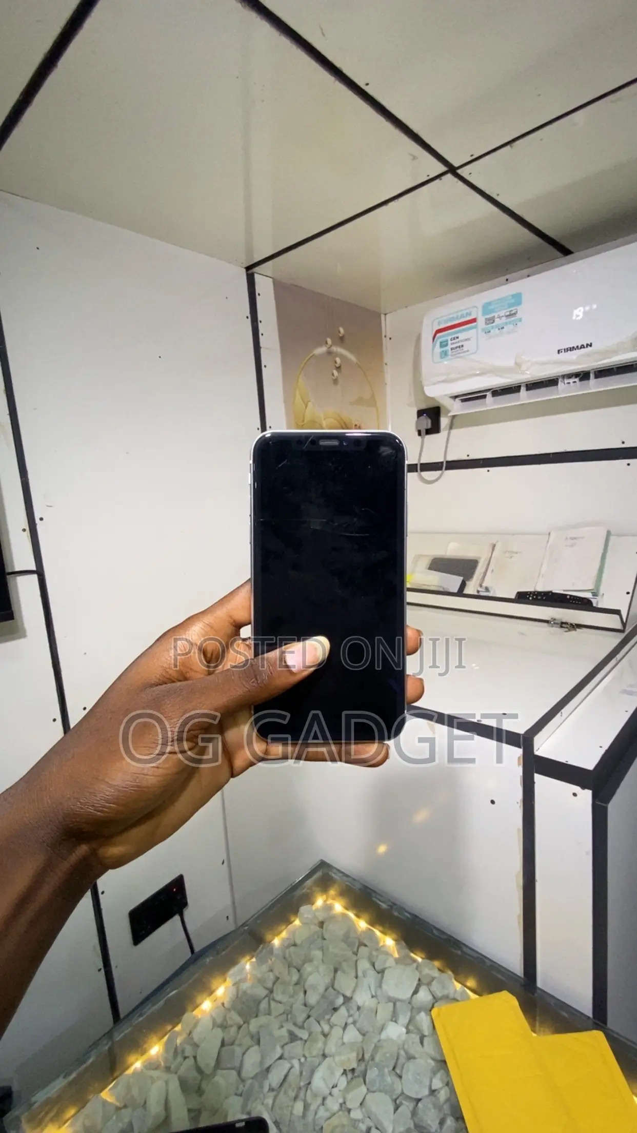 Apple iPhone XR 64 GB White