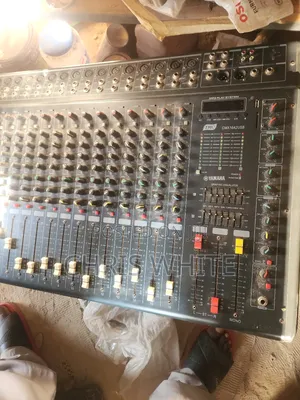 IMC 16 Channel Mixer Almost New
