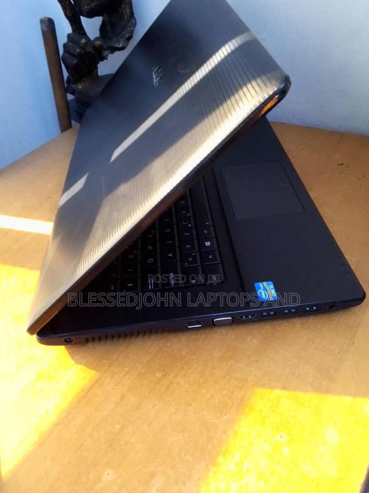 Laptop Asus X75A 8GB Intel Core i5 HDD 320GB