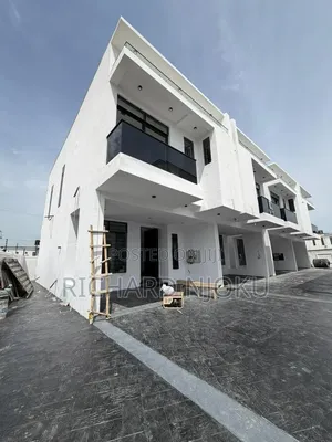 3bdrm Townhouse/Terrace in Ikota for sale