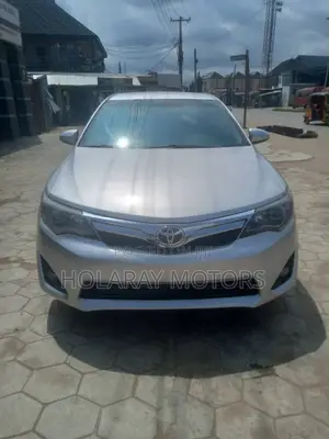 Toyota Camry LE 4dr Sedan (2.5L 4cyl 6A) 2014 Silver