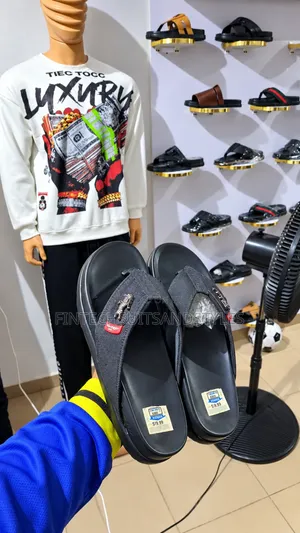 Classic Black Men’s Slides