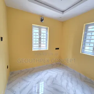 2bdrm Block of Flats in Iwo Road for rent