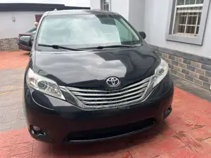 Toyota Sienna XLE 7 Passenger 2012 Black