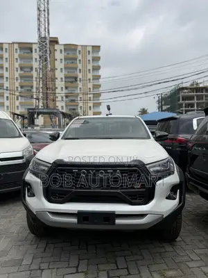 New Toyota Hilux 2025 White