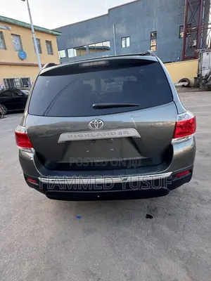 Toyota Highlander SE 2012 Green