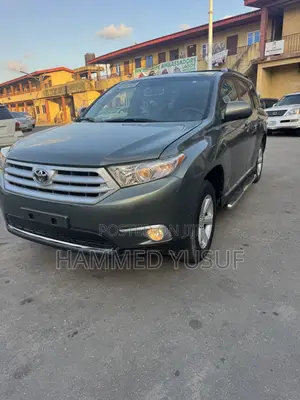 Toyota Highlander SE 2012 Green