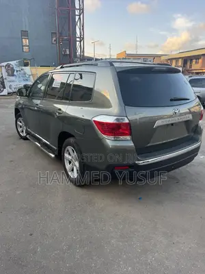Toyota Highlander SE 2012 Green