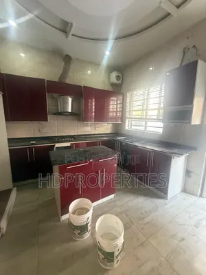 1bdrm Shared Apartment in Canalwest, Lagos Island / Lagos Island