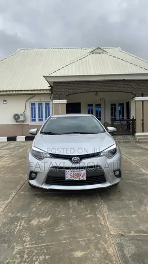 Toyota Corolla L 4dr Sedan (1.8L 4cyl 4A) 2014 Silver