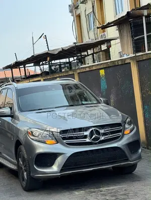 Mercedes-Benz GLE-Class 2015 Red