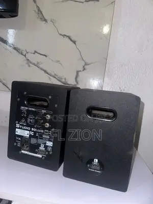 Studio Monitor