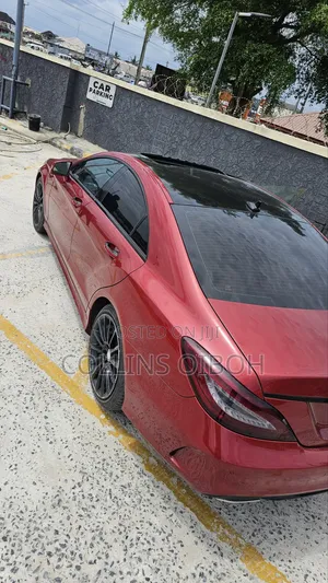 Mercedes-Benz CLS 2015 Red