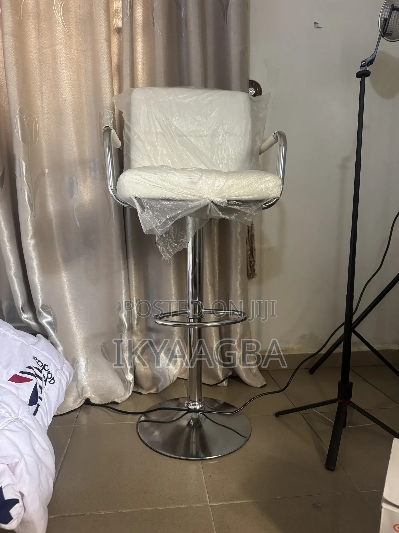 White Adjustable Swivel Bar Stool Chair