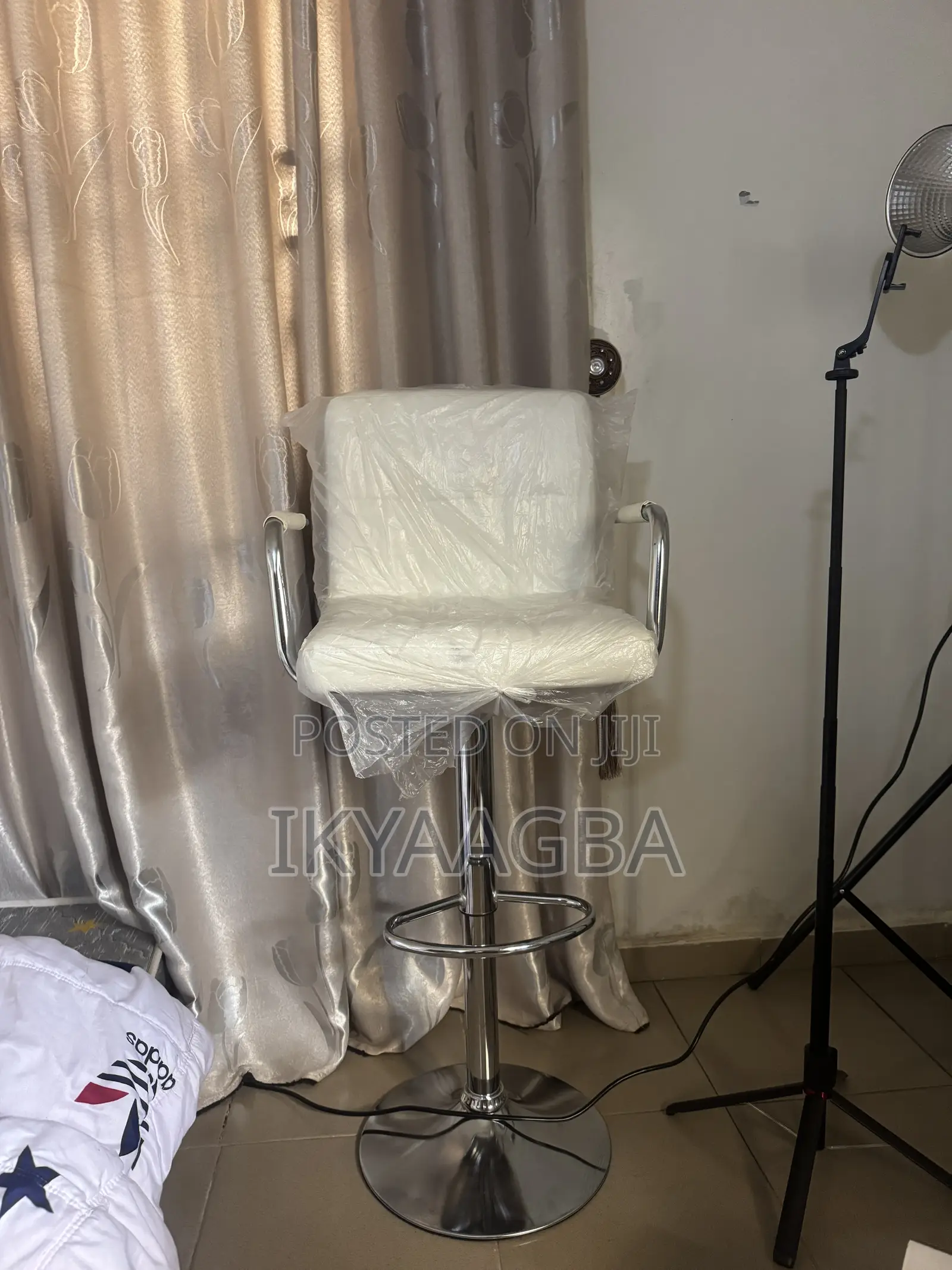 White Adjustable Swivel Bar Stool Chair