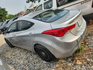 Hyundai Elantra 2012 Silver