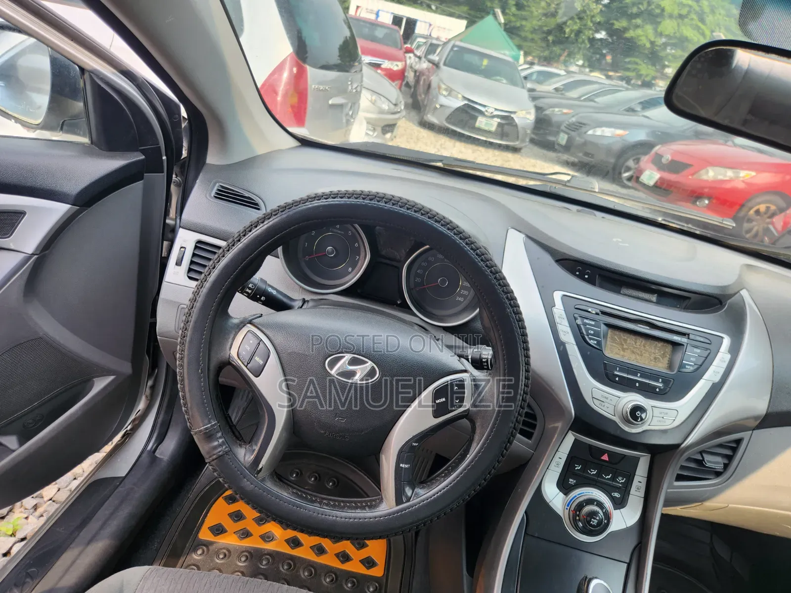Hyundai Elantra 2012 Silver