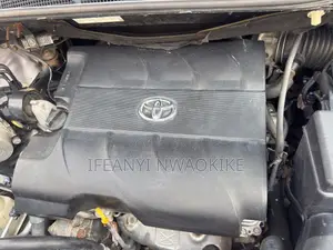 Toyota Sienna LE 7 Passenger 2010 Gray