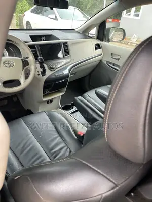 Toyota Sienna SE FWD 8-Passenger 2013 Gray