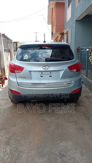 Hyundai Tucson 2011 Blue