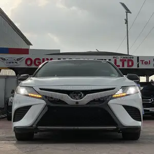 Toyota Camry XSE V6 FWD (3.5L 6cyl 8AM) 2018 White