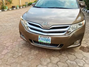 Toyota Venza 2011 Gold