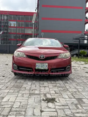 Toyota Camry SE 4dr Sedan (2.5L 4cyl 6A) 2013 Red
