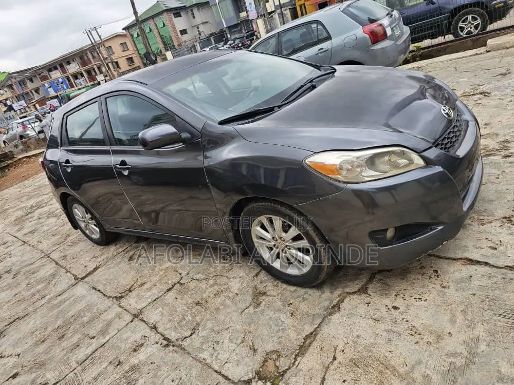 Toyota Matrix 2010 Gray