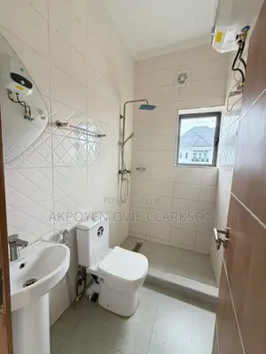 4bdrm Duplex in Idu for rent