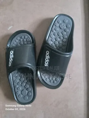 Adidas Slipers Brand New