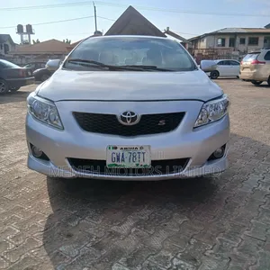 Toyota Corolla 2010 Silver