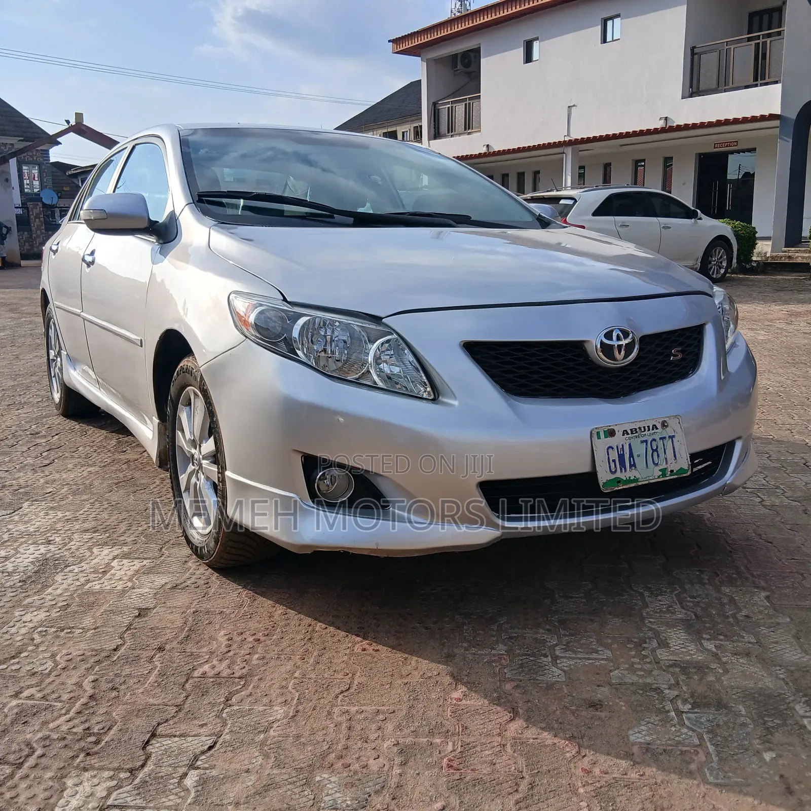 Toyota Corolla 2010 Silver