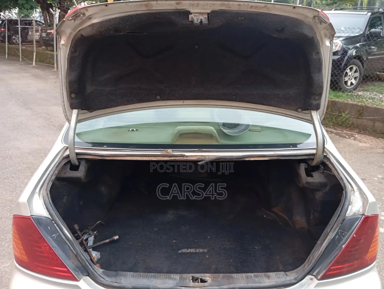 Toyota Avalon 2004 Silver