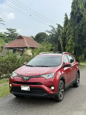 Toyota RAV4 2016 Red