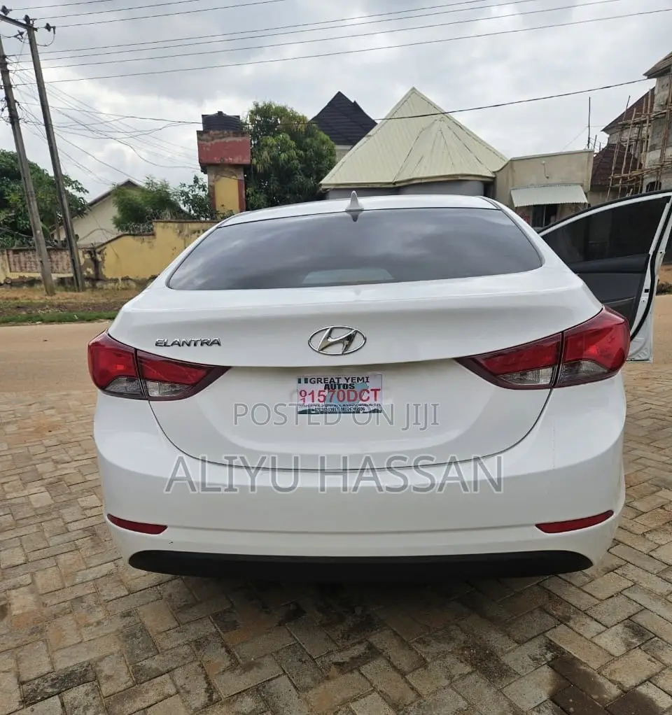 Hyundai Elantra 2014 White