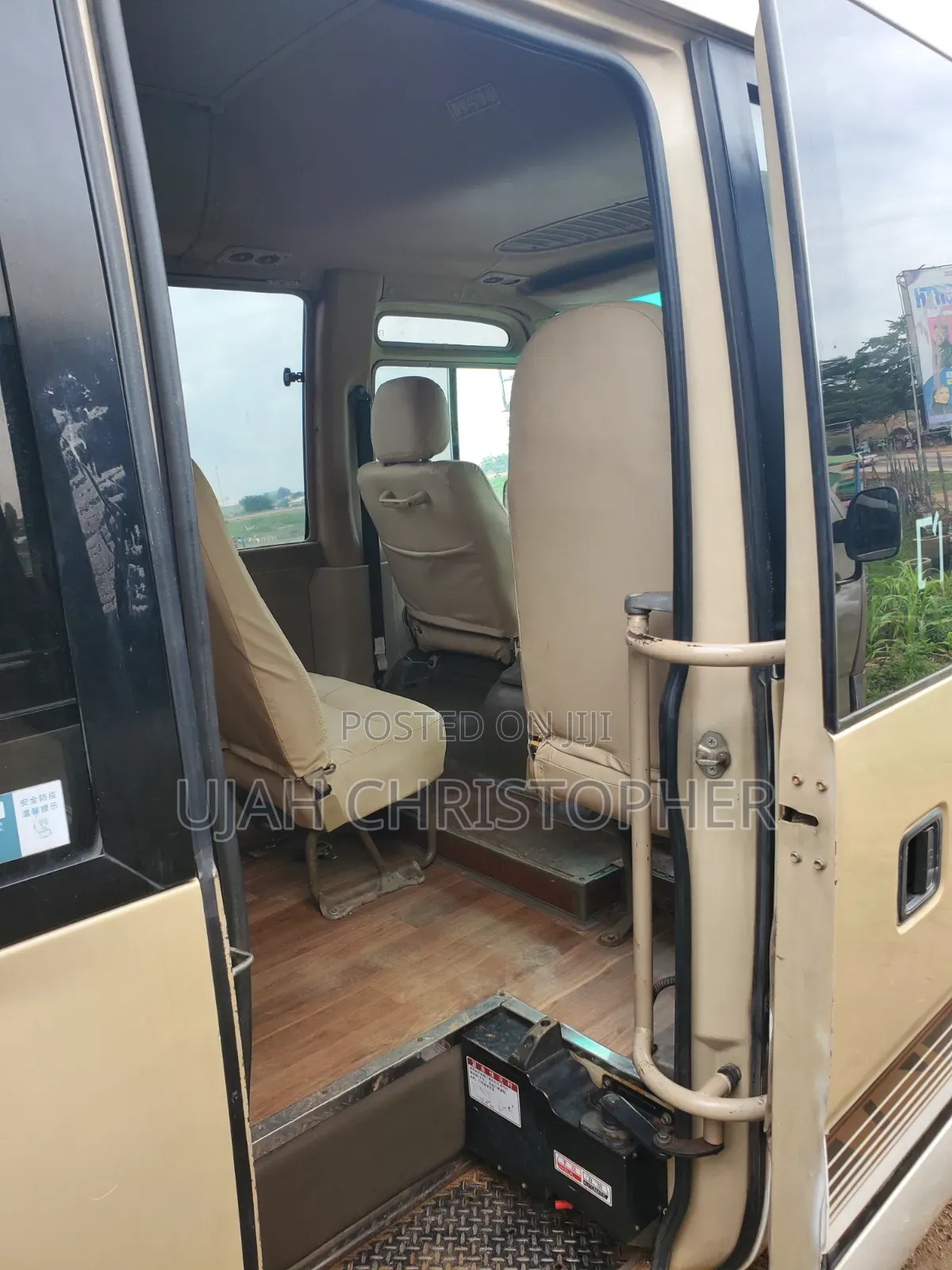 Toyota Coaster 2015