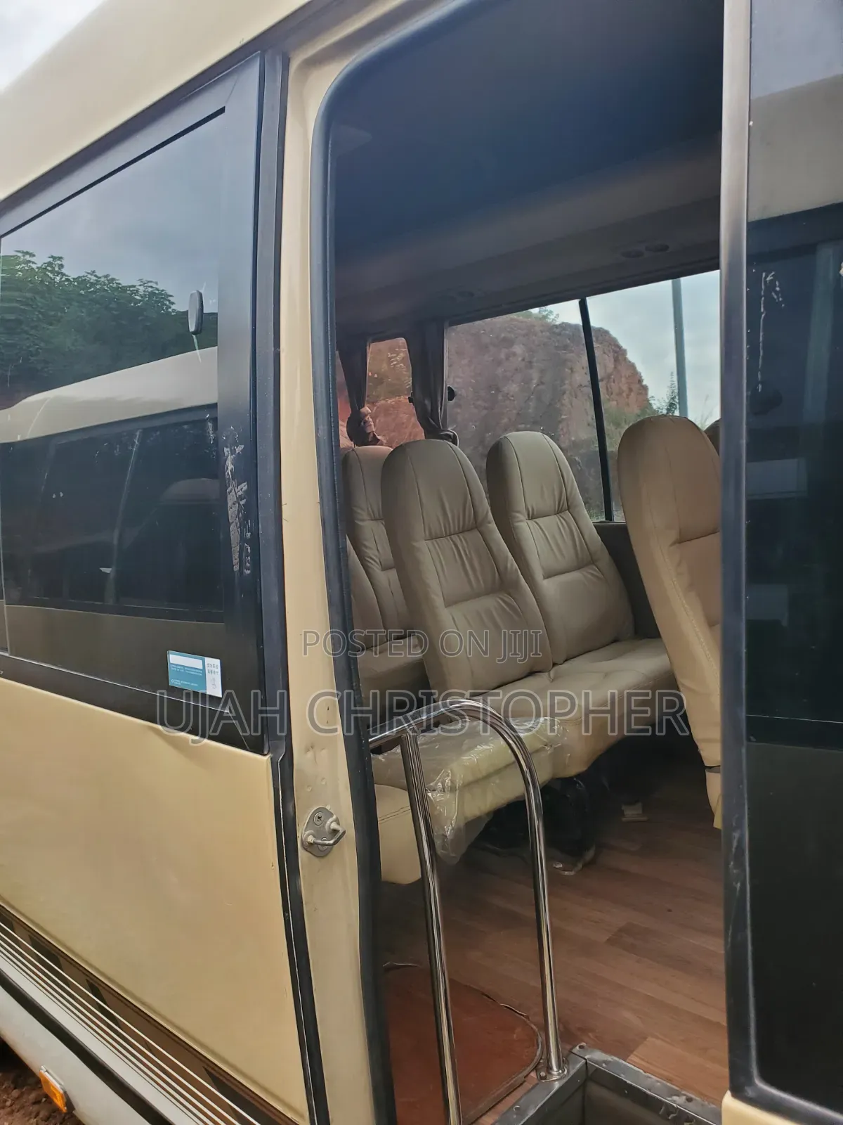 Toyota Coaster 2015