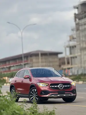 Mercedes-Benz GLA 250 2021 Maroon