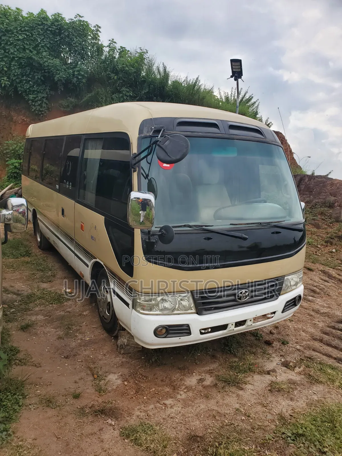 Toyota Coaster 2015