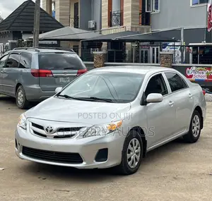 Toyota Corolla LE Special Edition 4dr Sedan (1.8L 4cyl 4A) 2013 Silver