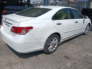 Lexus ES 350 2011 White