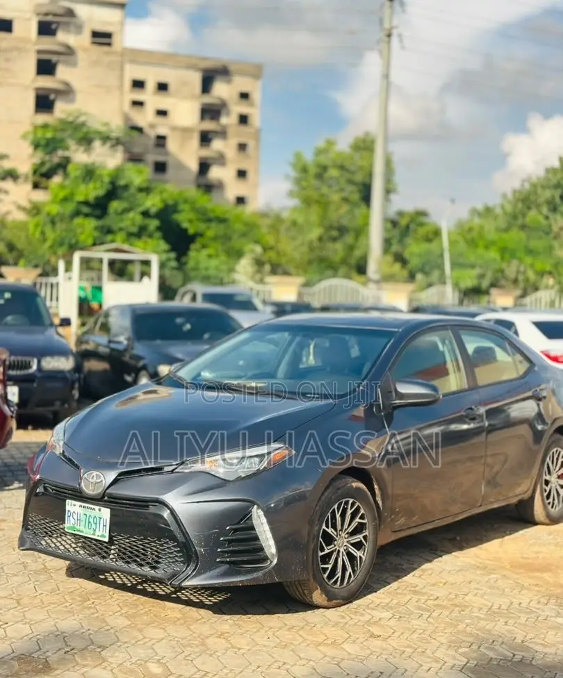 Toyota Corolla 2015 Black