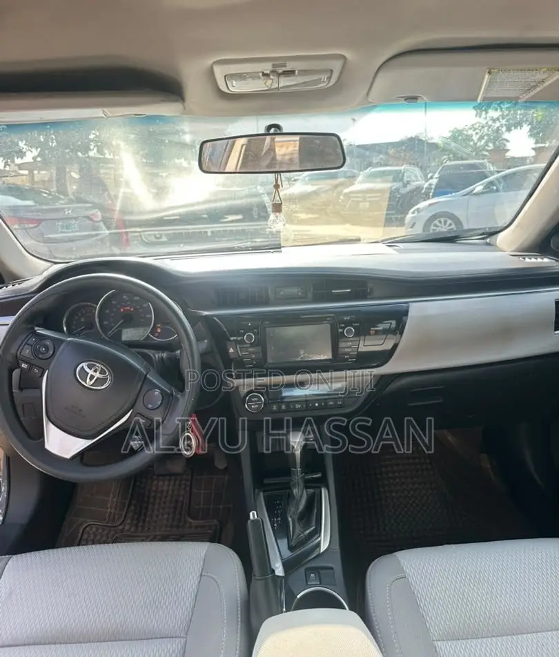 Toyota Corolla 2015 Black