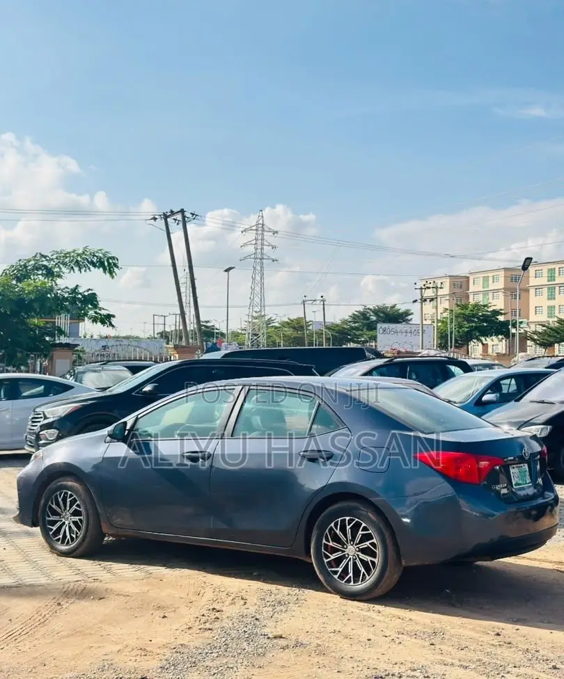 Toyota Corolla 2015 Black