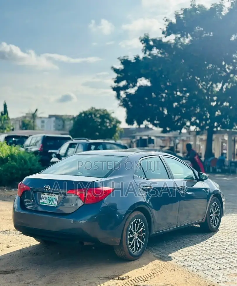 Toyota Corolla 2015 Black
