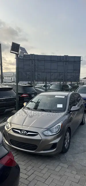 Hyundai Accent SE Automatic 2012 Brown
