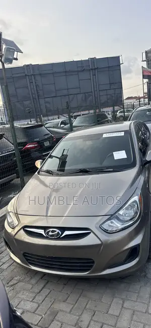 Hyundai Accent SE Automatic 2012 Brown