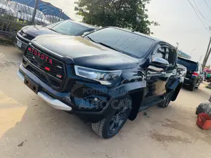 Toyota Hilux Revo Smart Cab Petrol 2.7 RWD 2022 Black